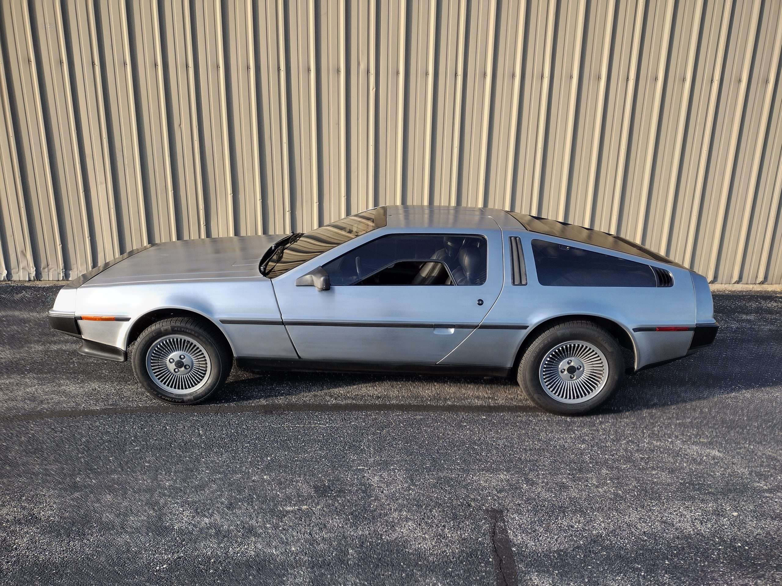 DeLorean Vin 01653 - Image 2