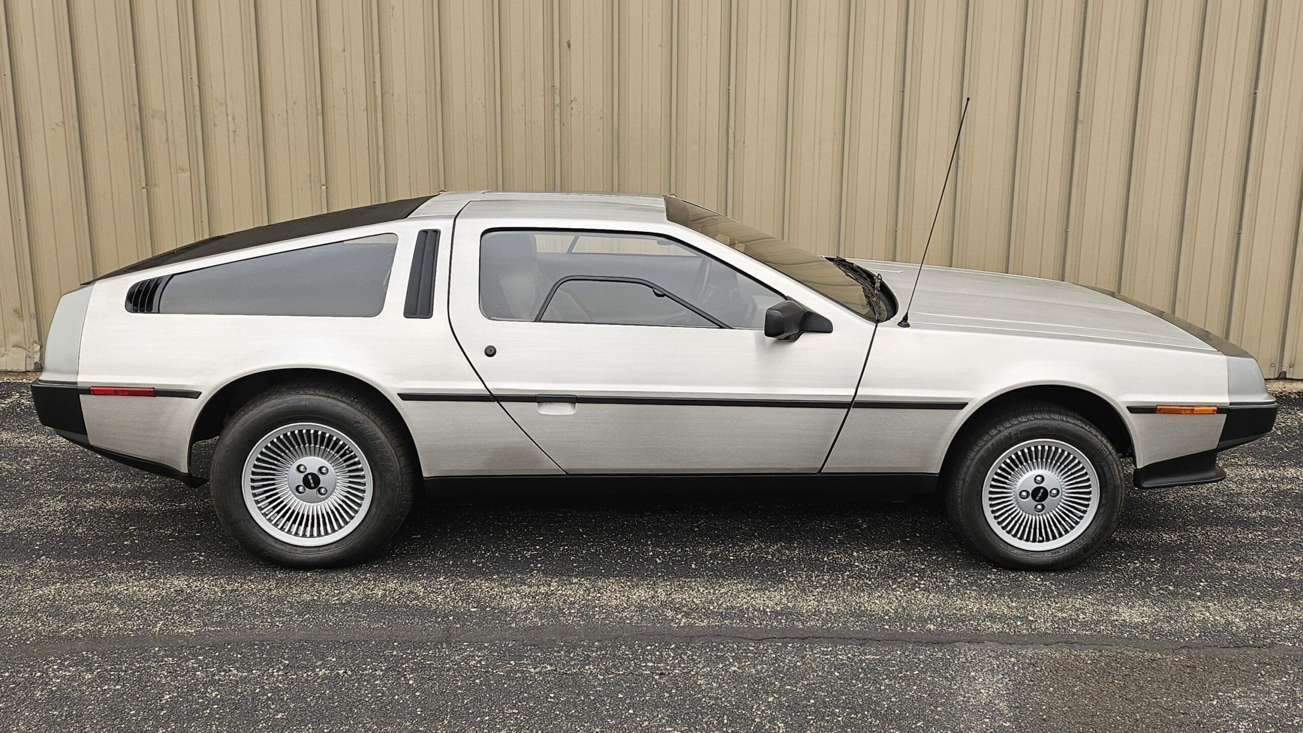 DeLorean vin 03102