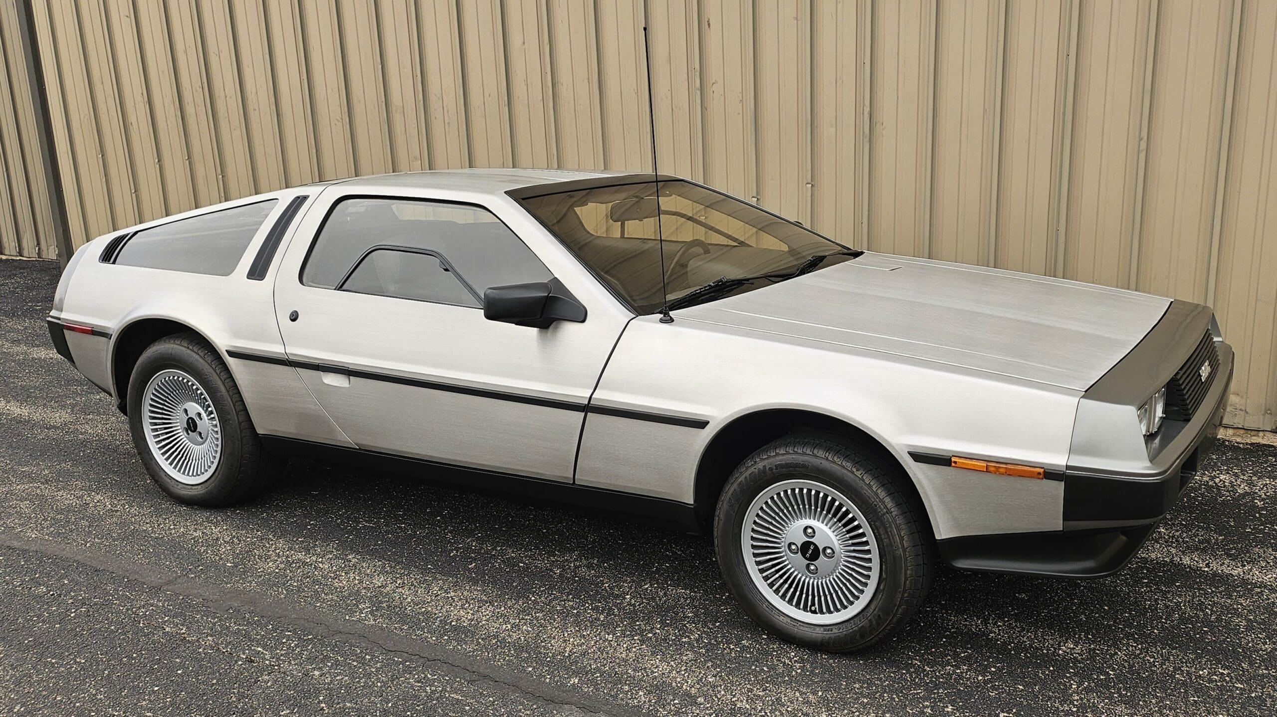 DeLorean vin 03102 - Image 2