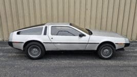 DeLorean vin 01042