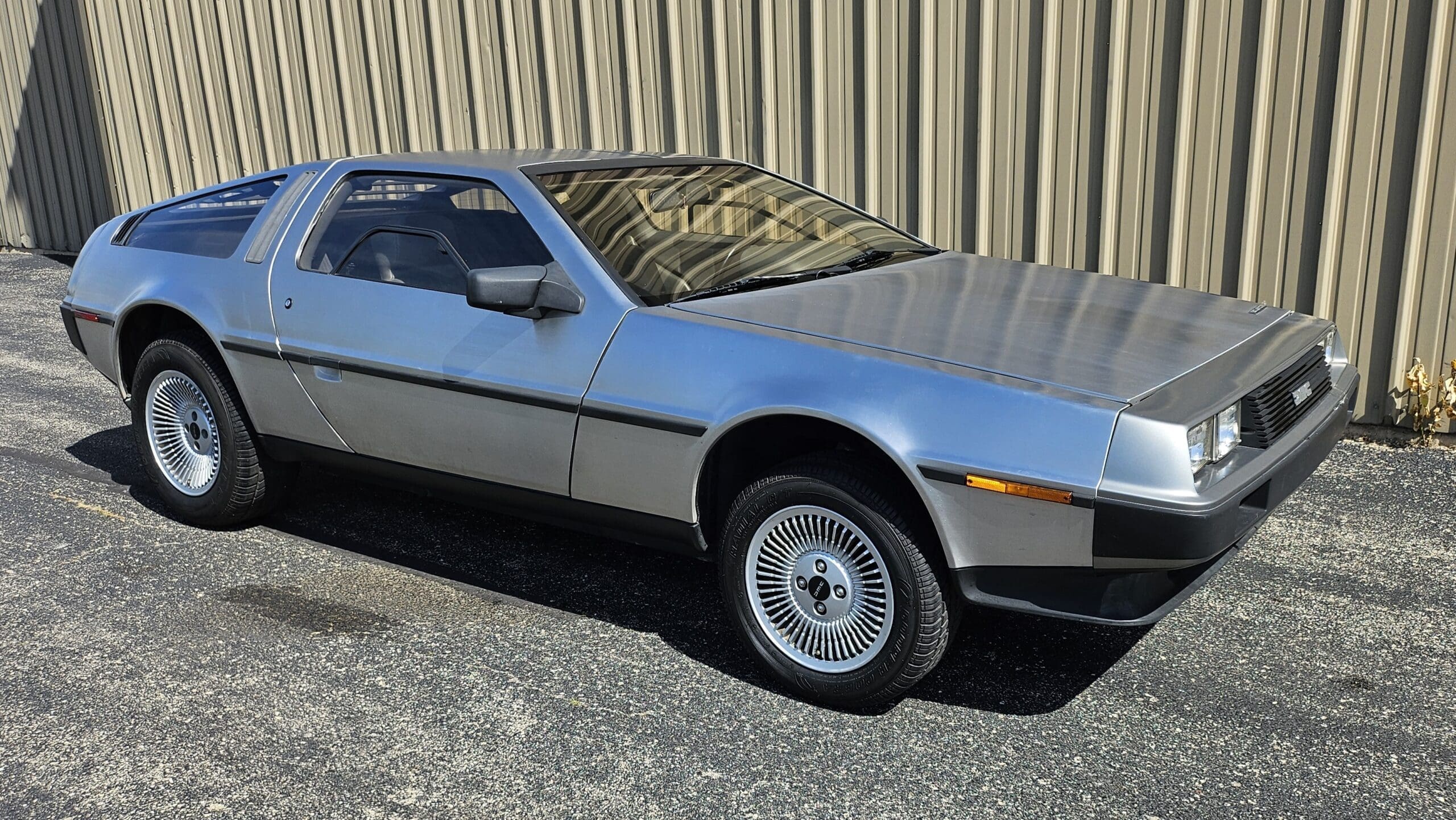 DeLorean vin 10784 - Image 2